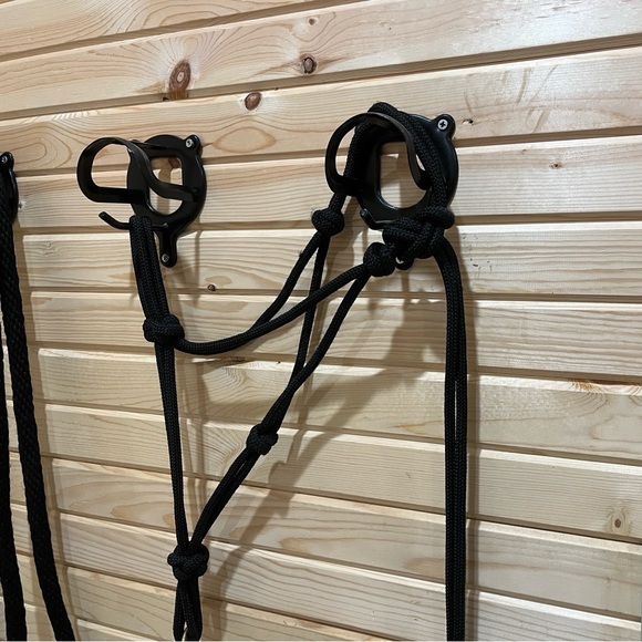 Horse Rope Halter with Lead Rope - Picture 3 of 4